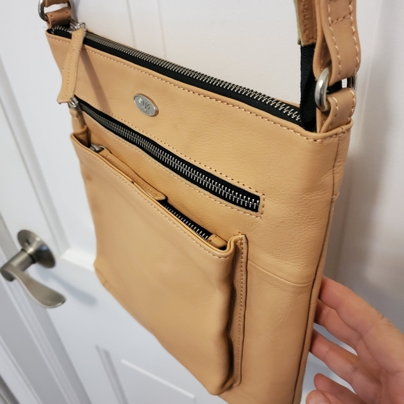 Luxeoria Pebble Grain Leather Crossbody Bag, Light Peach In Color, Classic - Picture 6 of 14